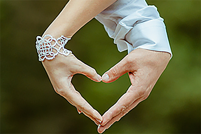 eft hands making a heart